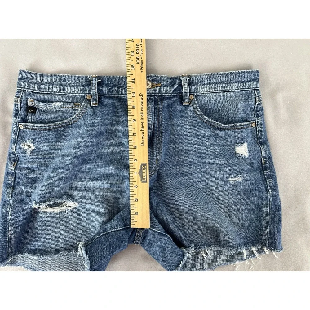 KanCan Jean Shorts Women's‎ Size 15/31 Raw Hem